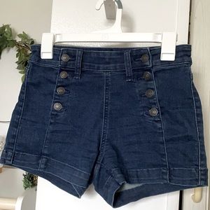 American eagle short